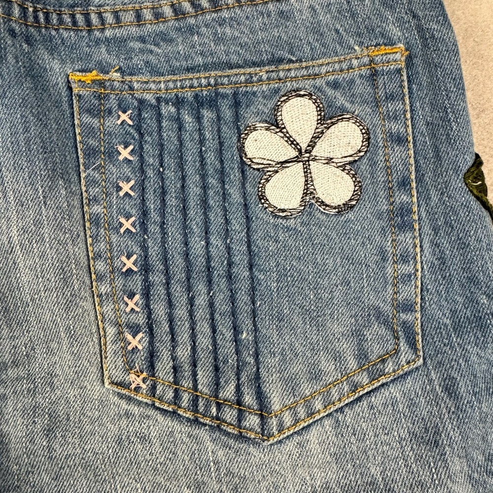 BDG Patchwork Floral Flare Jeans Size 27 NWT Hippie Festival Embroidered - Picture 6 of 15